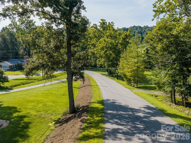 1 Morris Drive, Weaverville, NC 28787