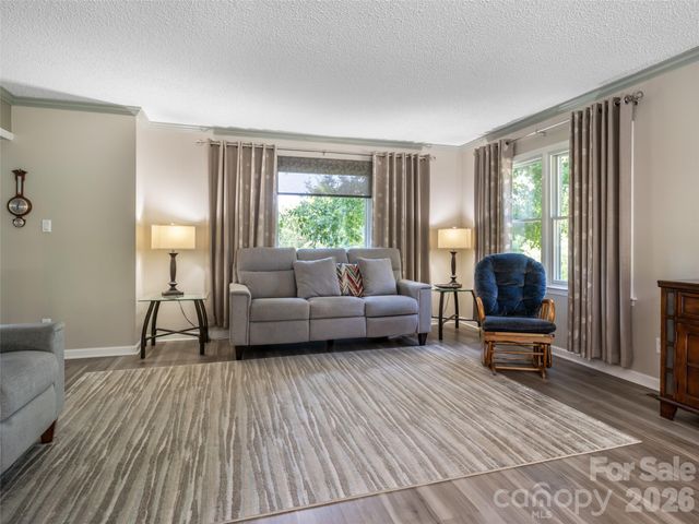 1 Morris Drive, Weaverville, NC 28787