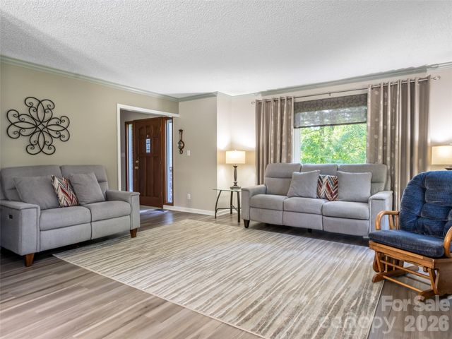 1 Morris Drive, Weaverville, NC 28787