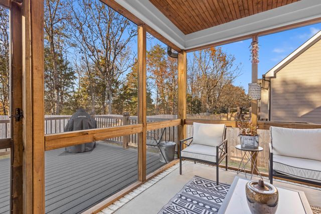 8870 Silver Maple Dr, Ooltewah, TN 37363
