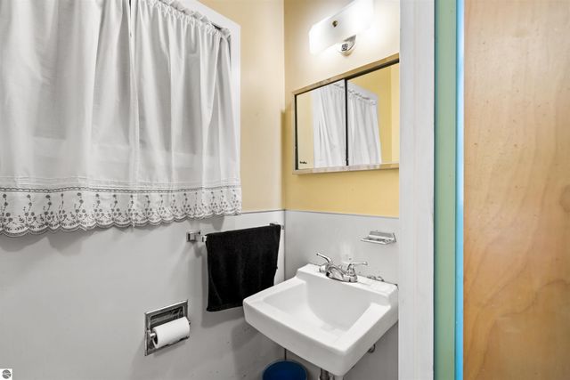 733 Sixth Street, Traverse City, MI 49684