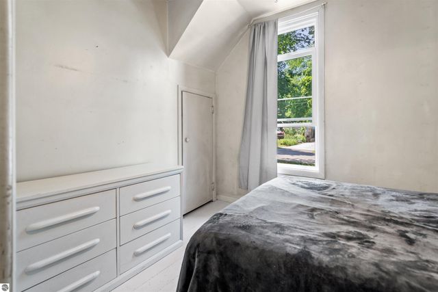 733 Sixth Street, Traverse City, MI 49684