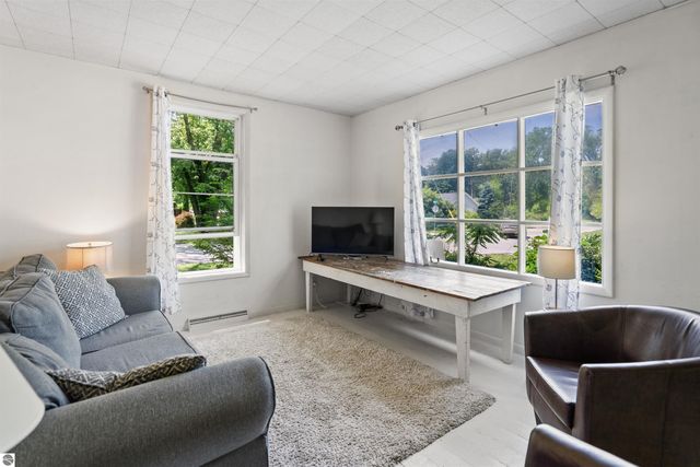 733 Sixth Street, Traverse City, MI 49684