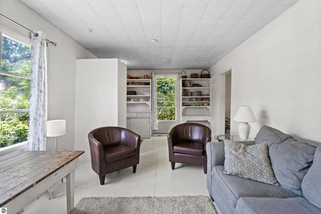 733 Sixth Street, Traverse City, MI 49684