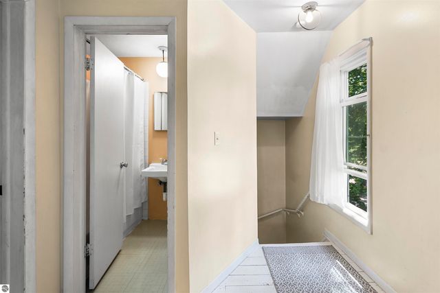 733 Sixth Street, Traverse City, MI 49684