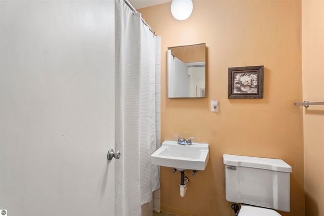 733 Sixth Street, Traverse City, MI 49684