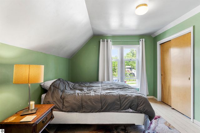 733 Sixth Street, Traverse City, MI 49684