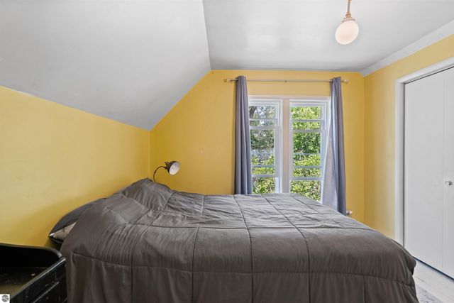 733 Sixth Street, Traverse City, MI 49684