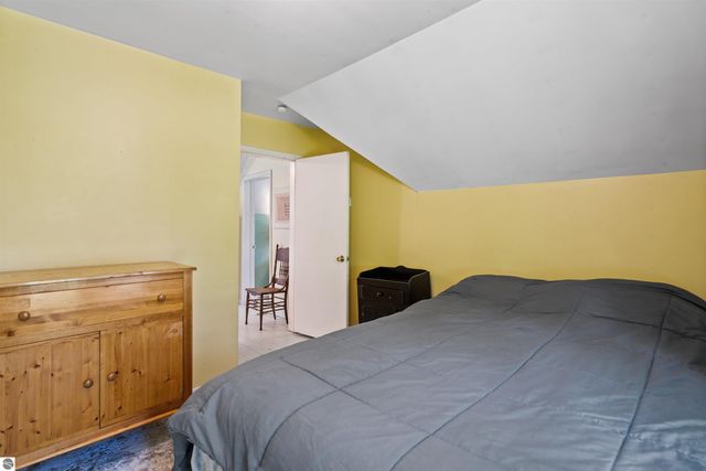 733 Sixth Street, Traverse City, MI 49684