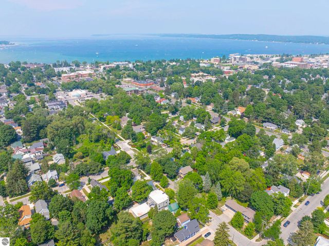 733 Sixth Street, Traverse City, MI 49684