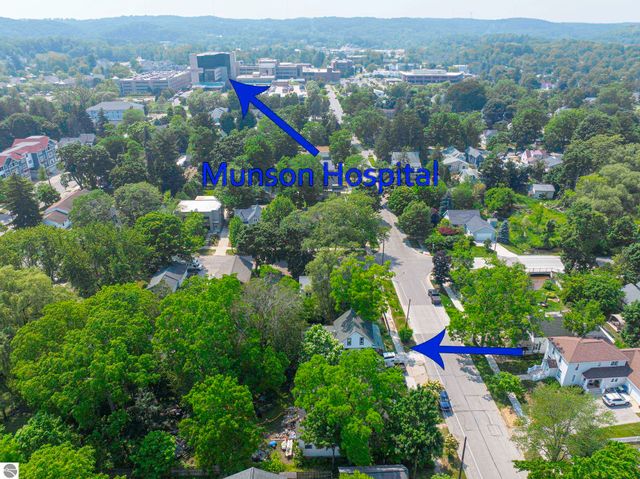 733 Sixth Street, Traverse City, MI 49684