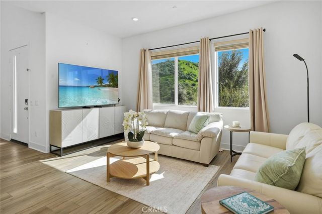 26720 Afton Lane, Valencia, CA 91381