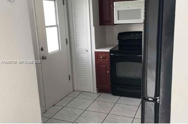 1701 NE 191st St A106, Miami, FL 33179