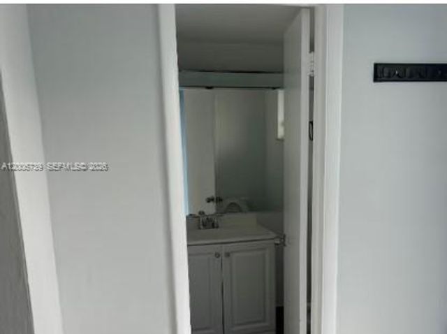 1701 NE 191st St A106, Miami, FL 33179