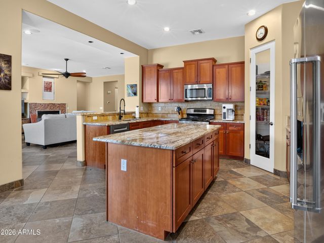 1915 E LATONA Road, Phoenix, AZ 85042