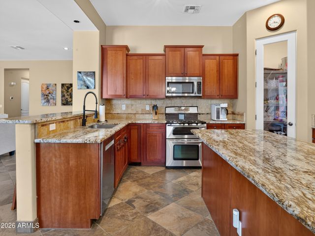 1915 E LATONA Road, Phoenix, AZ 85042
