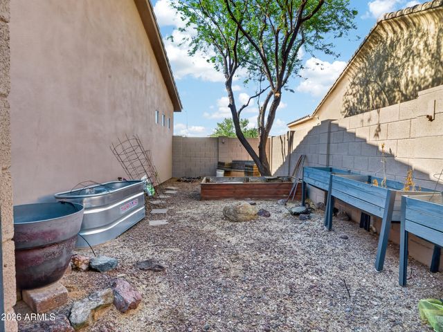 1915 E LATONA Road, Phoenix, AZ 85042