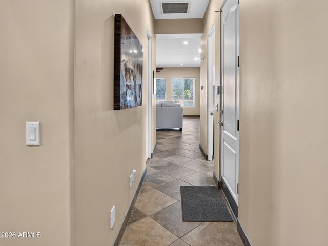 1915 E LATONA Road, Phoenix, AZ 85042