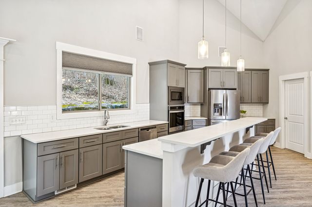 2332 Casey Cove Rd, Smithville, TN 37166