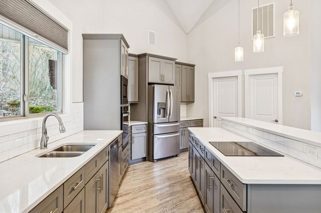 2332 Casey Cove Rd, Smithville, TN 37166