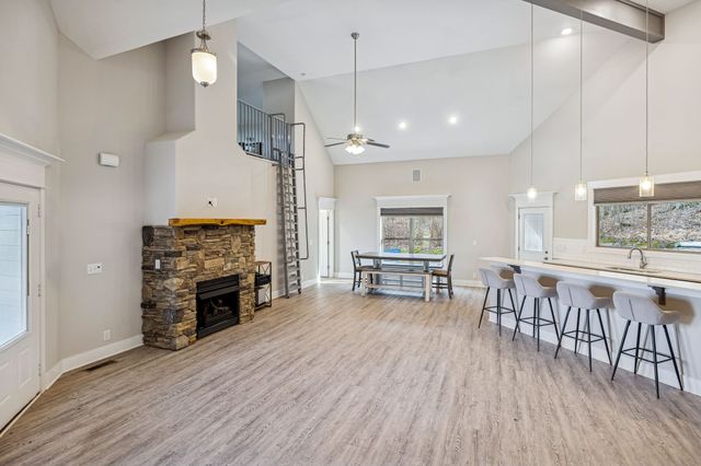 2332 Casey Cove Rd, Smithville, TN 37166