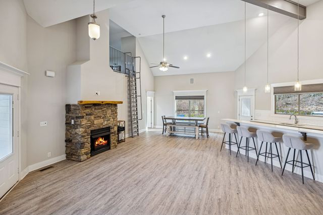 2332 Casey Cove Rd, Smithville, TN 37166