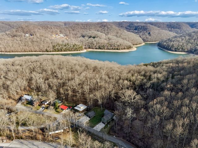 2332 Casey Cove Rd, Smithville, TN 37166