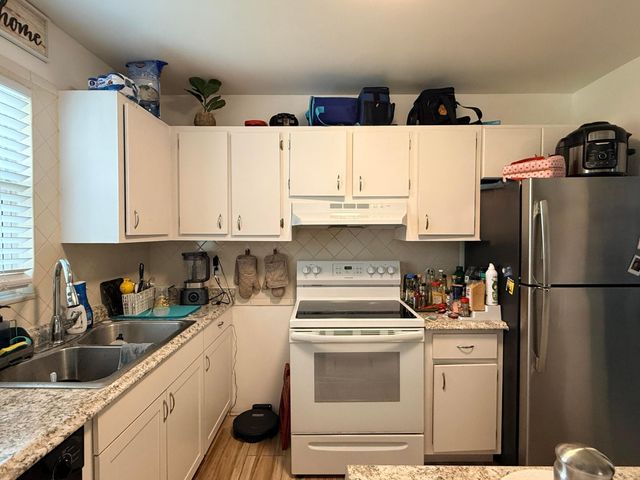 500 Davis Road 26, Palm Springs, FL 33461