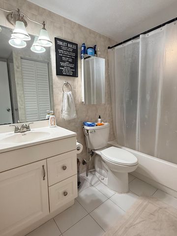 500 Davis Road 26, Palm Springs, FL 33461