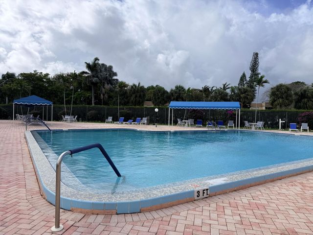 500 Davis Road 26, Palm Springs, FL 33461