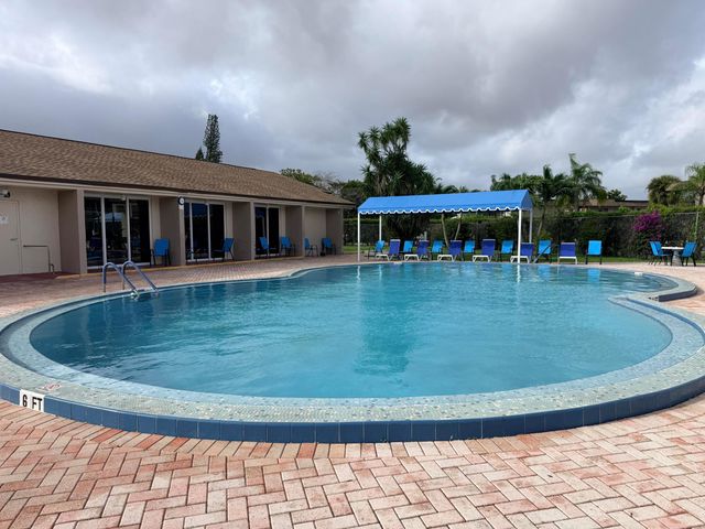 500 Davis Road 26, Palm Springs, FL 33461