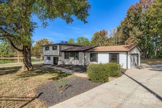 6210 Cora Street, Charlotte, NC 28216