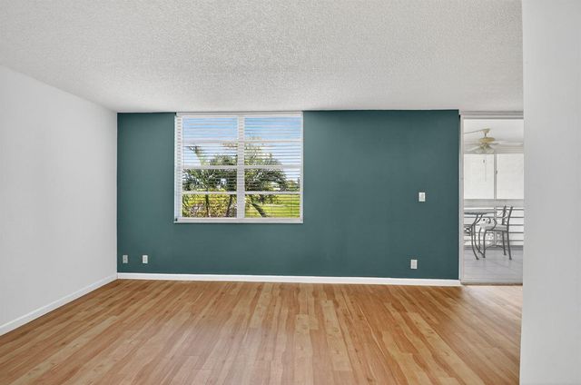 5340 NW 2nd Avenue 220, Boca Raton, FL 33487