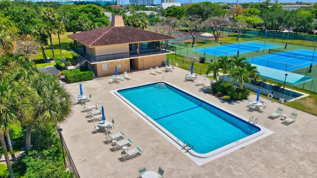 5340 NW 2nd Avenue 220, Boca Raton, FL 33487
