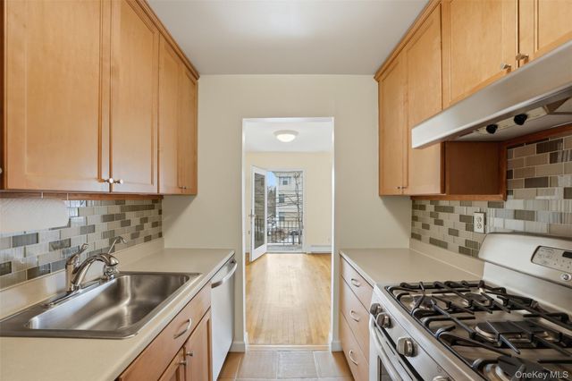 667 Pelham Road B10, New Rochelle, NY 10805