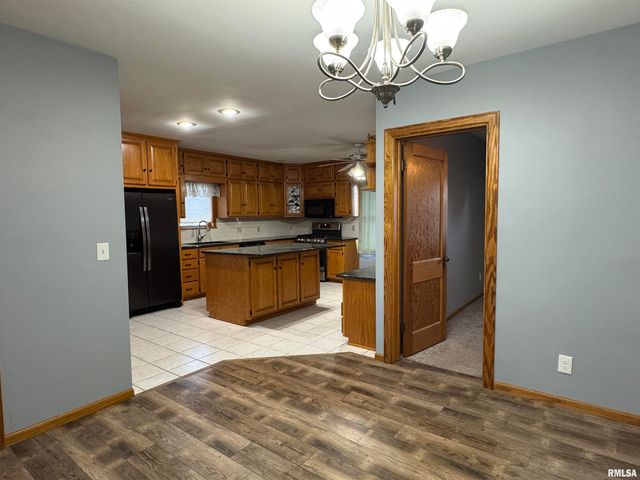 1020 BROWN Street, Bettendorf, IA 52722