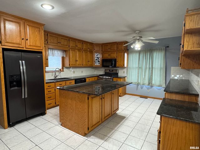 1020 BROWN Street, Bettendorf, IA 52722