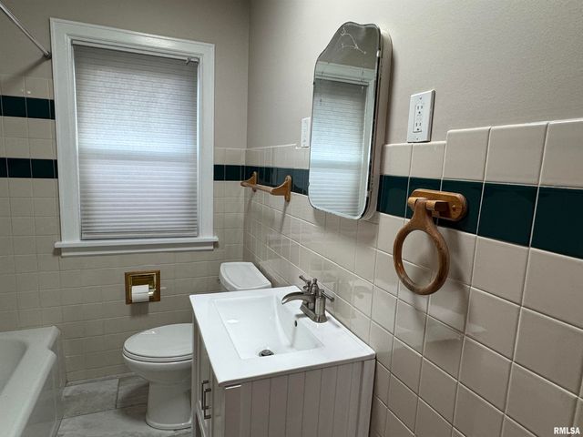 1020 BROWN Street, Bettendorf, IA 52722