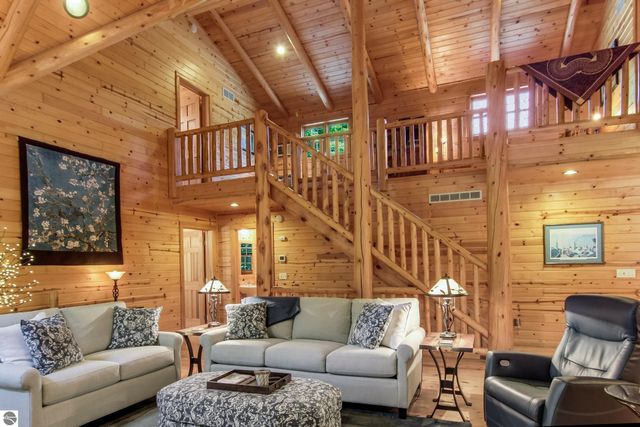 11167 S Golden Valley Drive, Empire, MI 49630