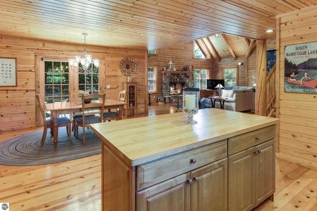 11167 S Golden Valley Drive, Empire, MI 49630