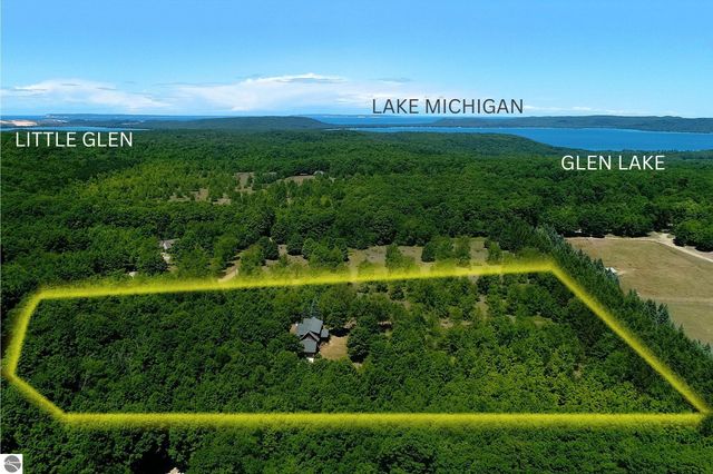 11167 S Golden Valley Drive, Empire, MI 49630