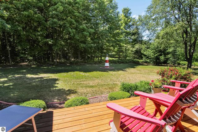 11167 S Golden Valley Drive, Empire, MI 49630