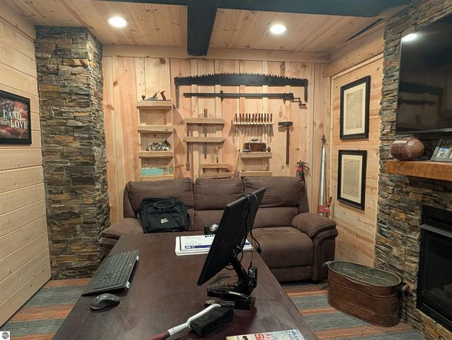 11167 S Golden Valley Drive, Empire, MI 49630