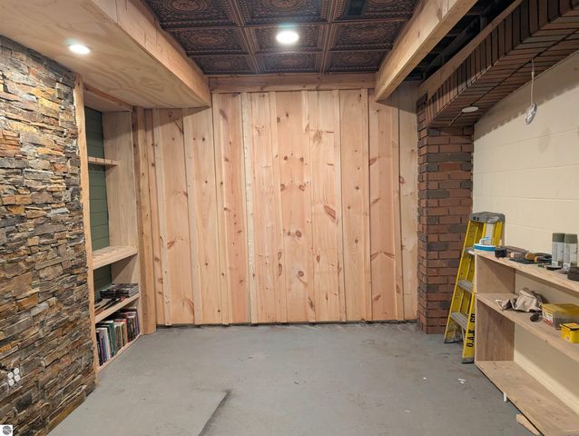 11167 S Golden Valley Drive, Empire, MI 49630