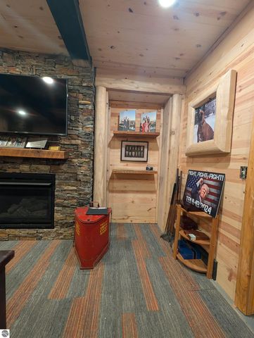 11167 S Golden Valley Drive, Empire, MI 49630