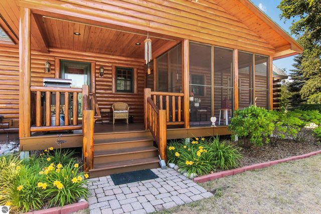 11167 S Golden Valley Drive, Empire, MI 49630