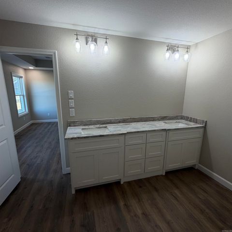 1117 Duke Drive, Bauxite, AR 72011