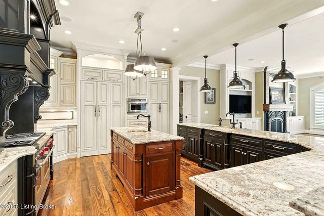 5402 Farm Ridge Ln, Prospect, KY 40059