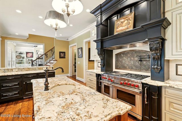 5402 Farm Ridge Ln, Prospect, KY 40059