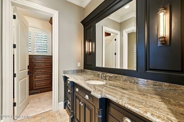 5402 Farm Ridge Ln, Prospect, KY 40059